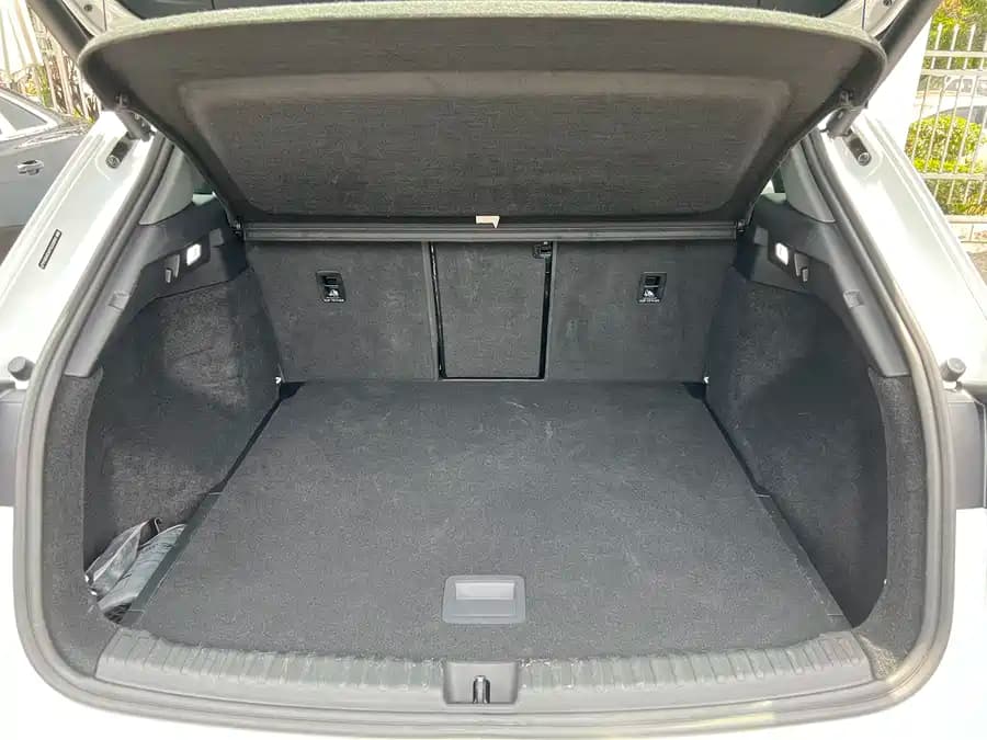 Audi Q4 - фото 8