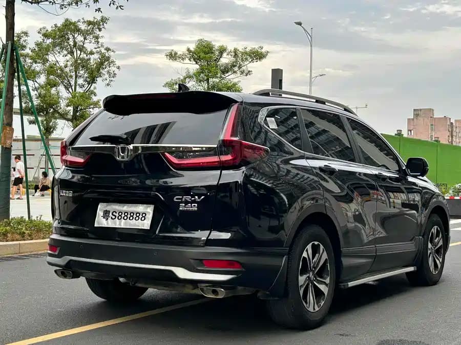 Honda CR-V - фото 8