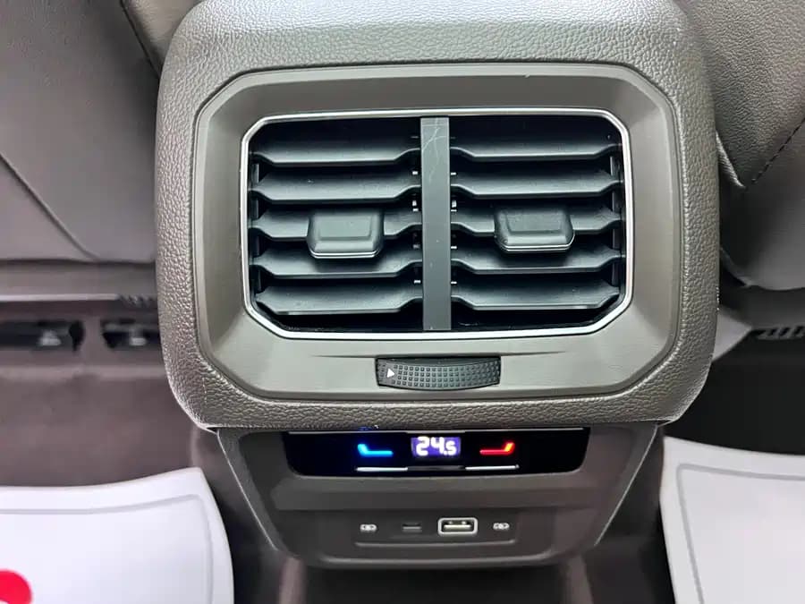 Volkswagen Tiguan - фото 21