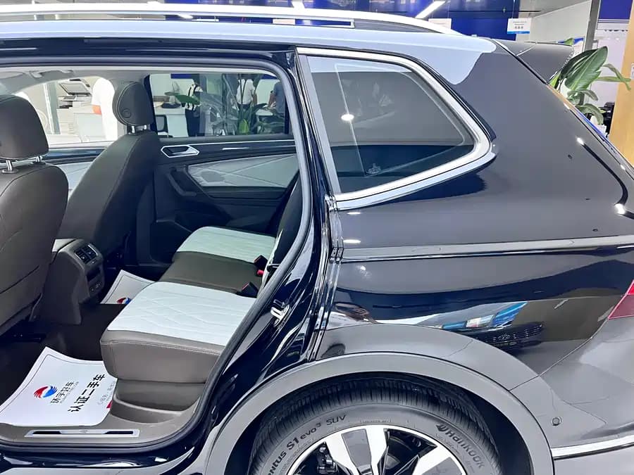 Volkswagen Tiguan - фото 23