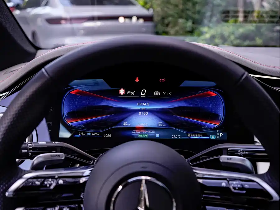 Mercedes EQE - фото 11