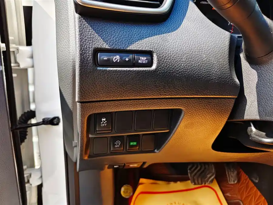 Nissan Qashqai - фото 8