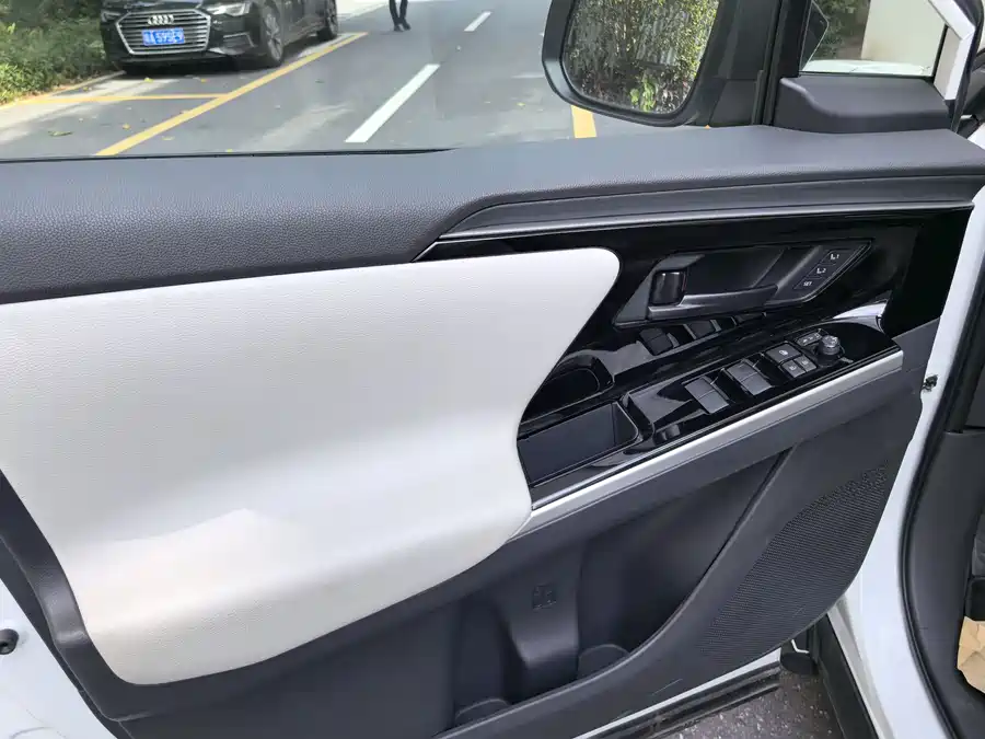 Toyota Bozhi - фото 13