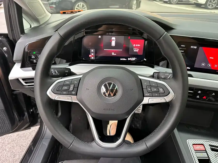 Volkswagen Golf - фото 11